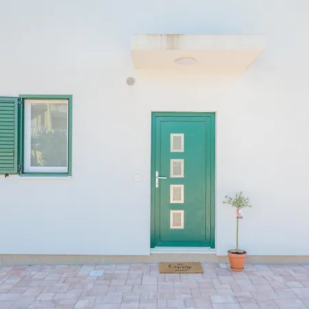 Σπίτι διακοπών Crowonder Lucija With Large Swimming Pool *