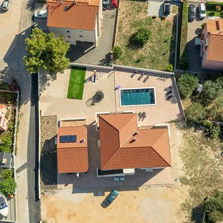 Crowonder Lucija With Large Swimming Pool *